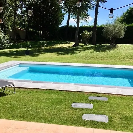 Hotel Les Cles De Jonzac-concergerie La Renardiere 8 Personnes Touverac