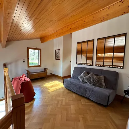 Hotel Les Cles De Jonzac-concergerie La Renardiere 8 Personnes